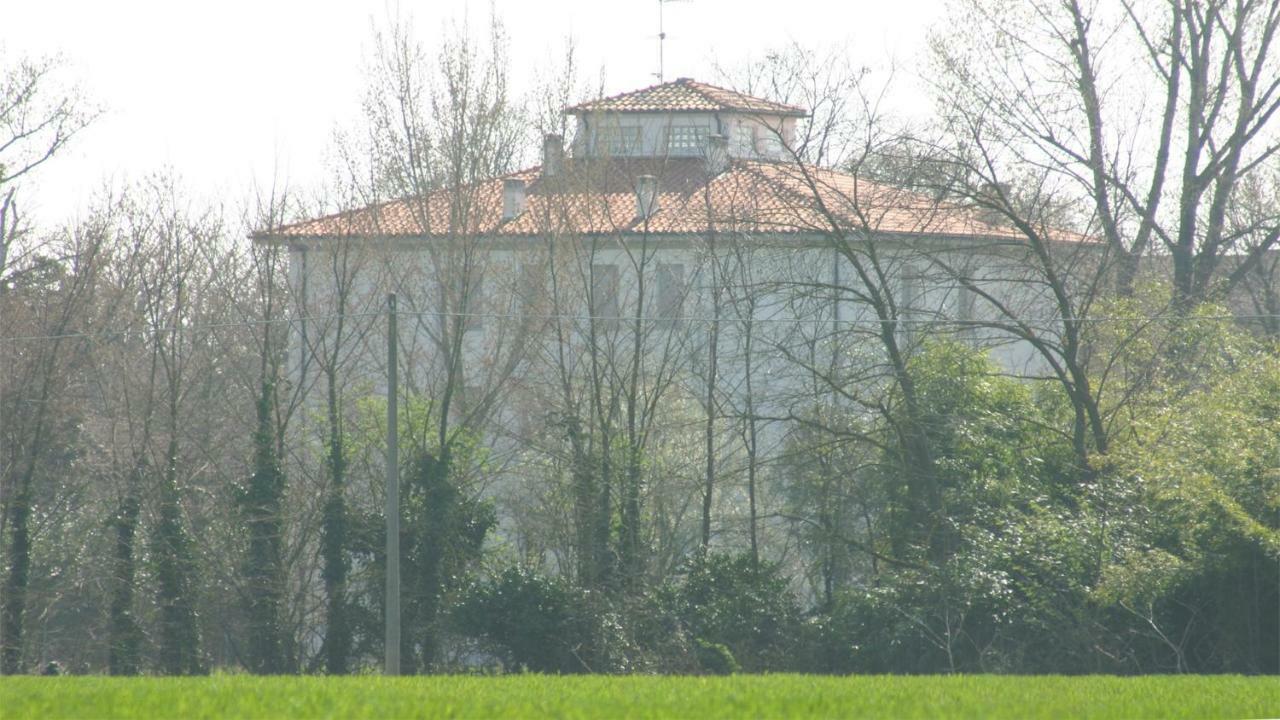 Villa Dei Tigli San Vicenzo di Galliera エクステリア 写真