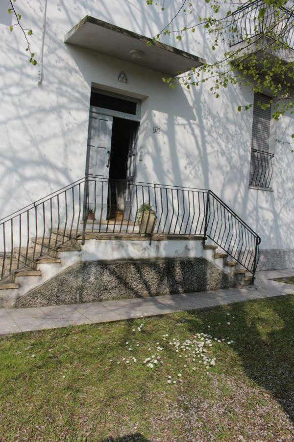 Villa Dei Tigli San Vicenzo di Galliera エクステリア 写真